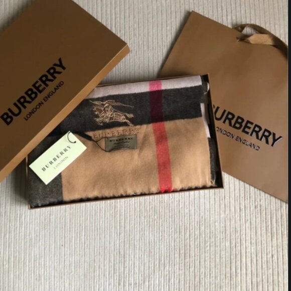 Burberry Check Wool-Silk Scarf - Picture 3 of 8